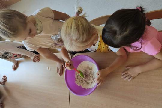 Chefs in Training - No bake Apple Crumble 1