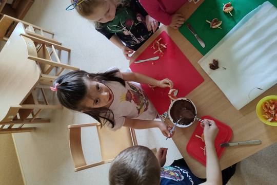 Chefs in Training - Valentine's Day Fruit Hearts  1