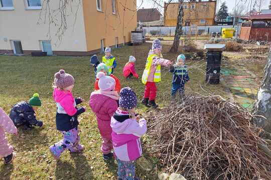 Voláme jaro - úklid zahrádky 1