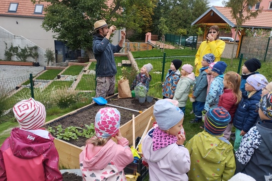 Žížalý den: Naše školka v projektu Záhony pro školky Naše školka se s radostí zapojila do projektu "Záhony  1