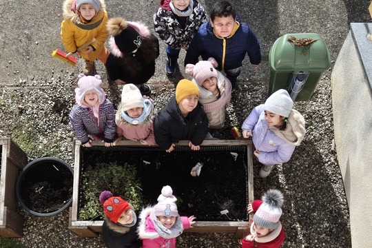 Příprava zahrádky na akci s rodiči "Otvírání zahrádky" 1