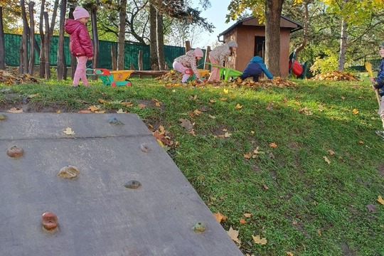 Podzim na školní zahradě 1